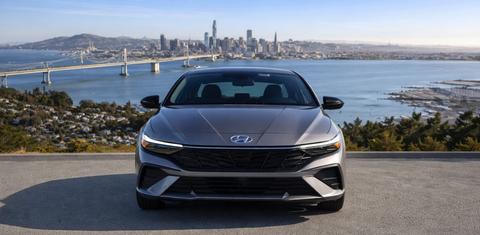 Hyundai Elantra Hybrid 2025
