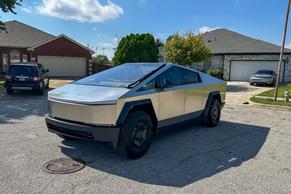 Tesla Cybertruck 2025 in Grand Prairie