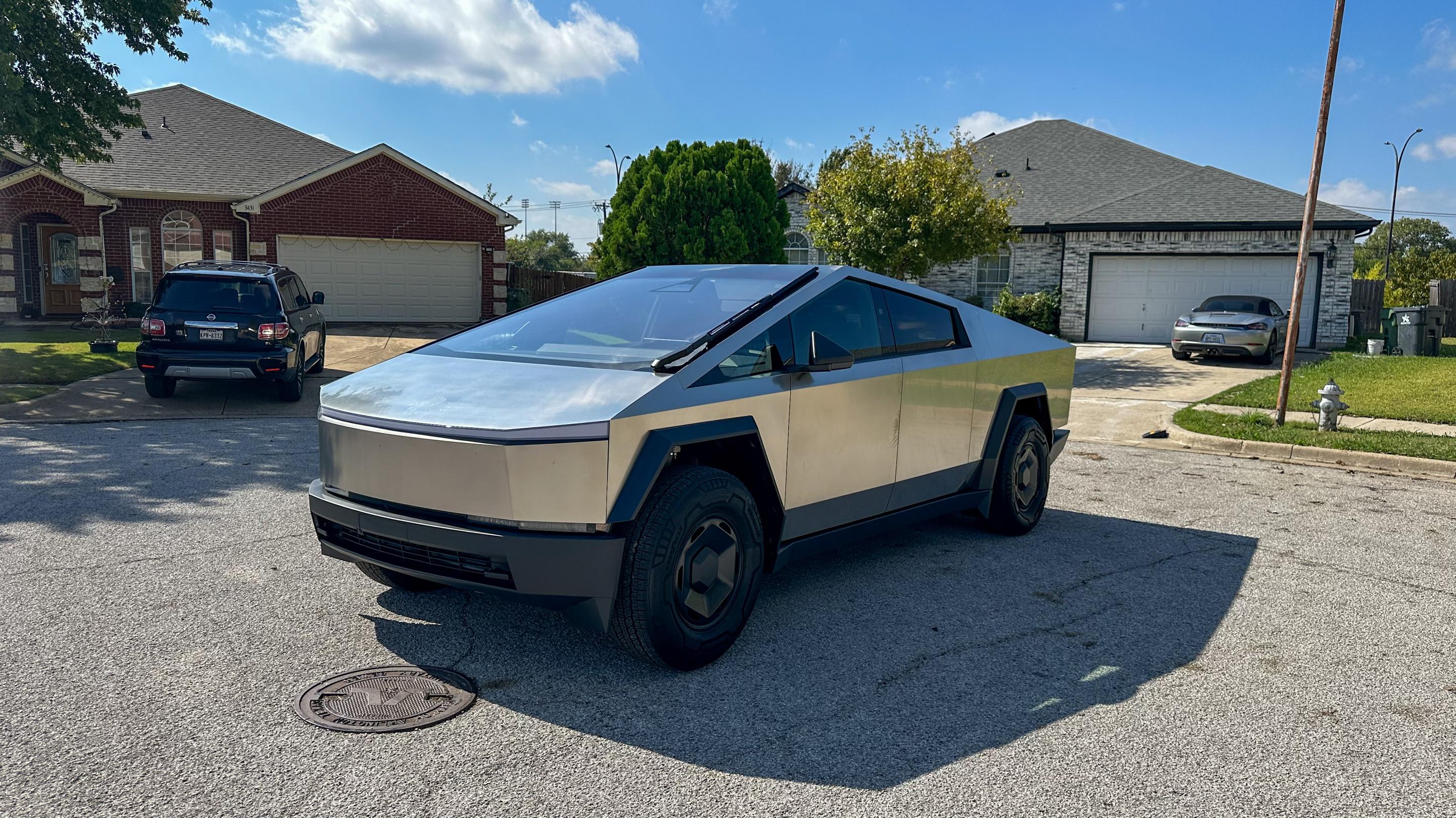 Tesla Cybertruck 2025 in Grand Prairie, TX