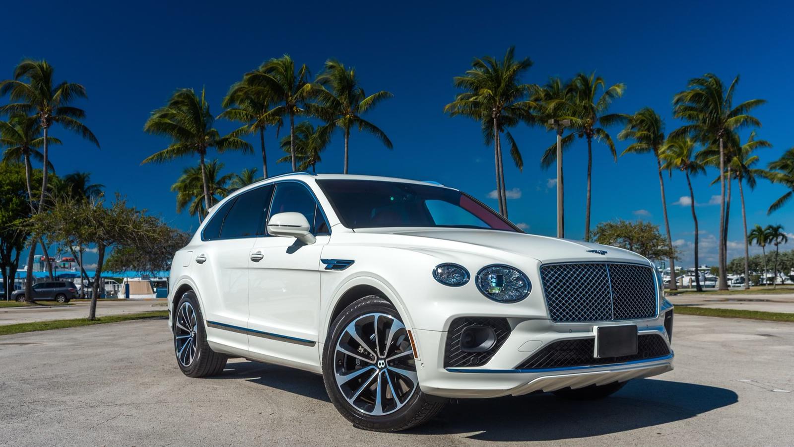 Bentley Bentayga 2023 in 