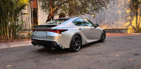 Lexus IS 2026
