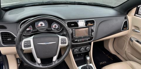 Chrysler 200 2013