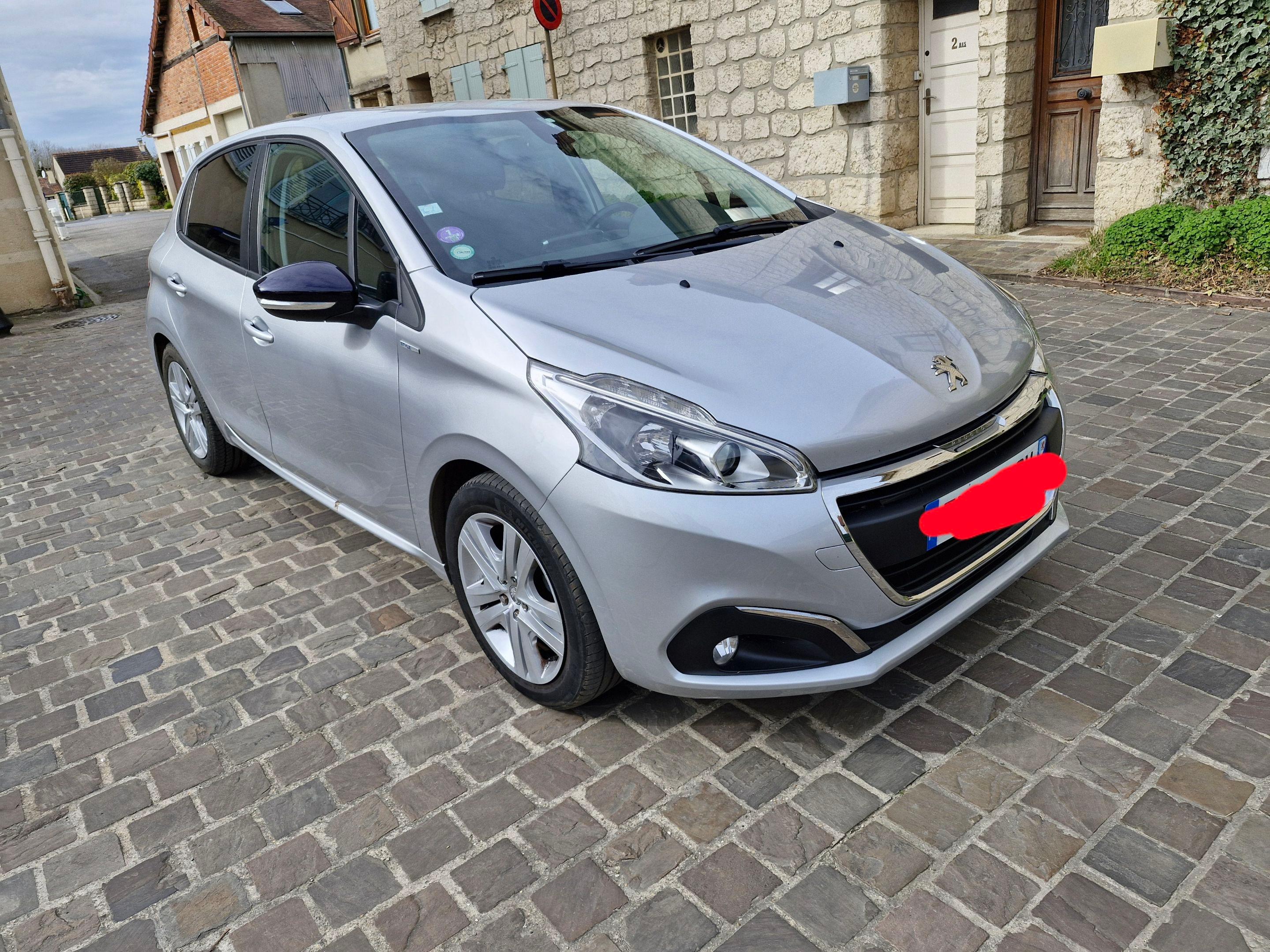 Peugeot 208 2018 à Pontoise