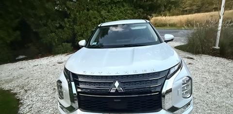 Mitsubishi Outlander 2023