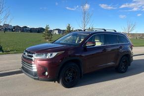 Toyota Highlander 2017 in Calgary