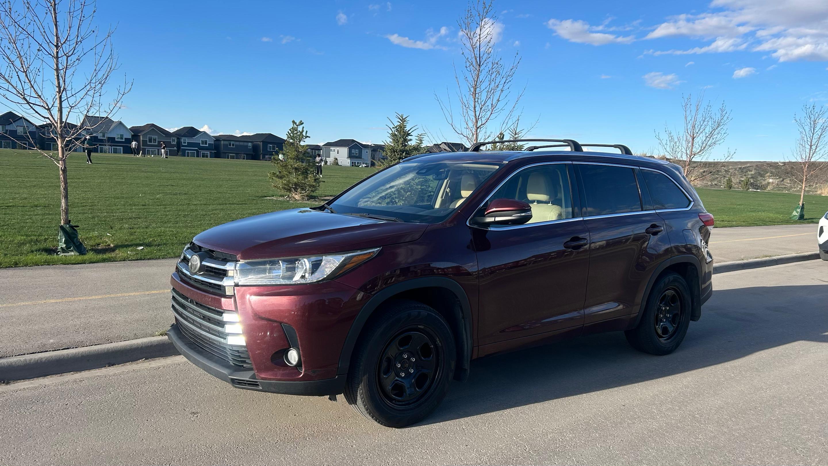 Toyota Highlander 2017 in Calgary, AB