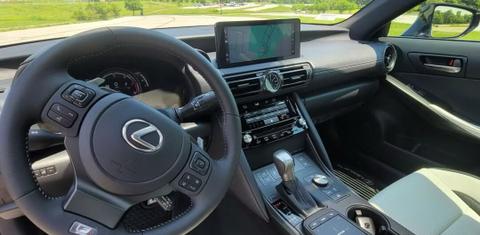 Lexus IS 2022