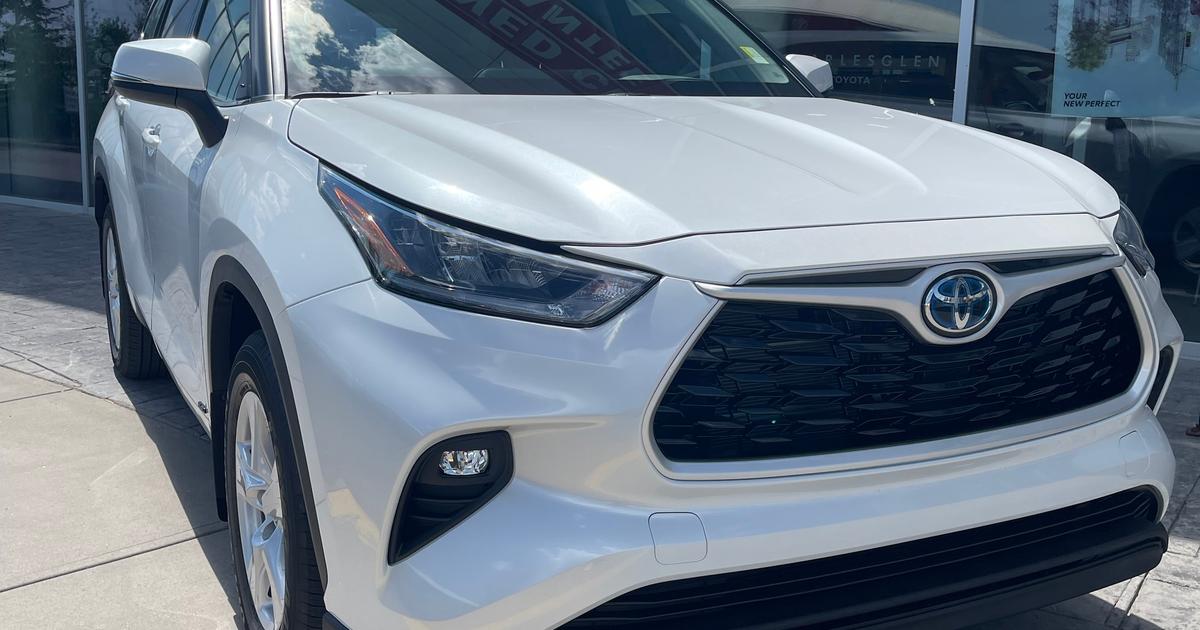 Toyota Highlander Hybrid 2022 rental in Calgary, AB by Garry A. | Turo