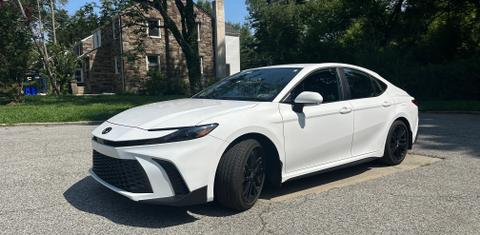 Toyota Camry Hybrid 2025