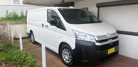 Toyota HIACE 2026