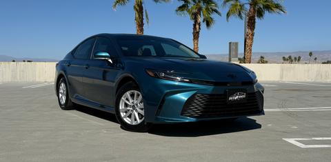 Toyota Camry Hybrid 2026