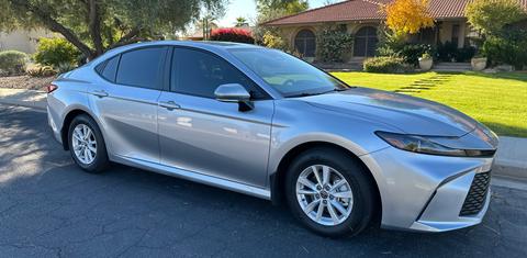 Toyota Camry Hybrid 2026