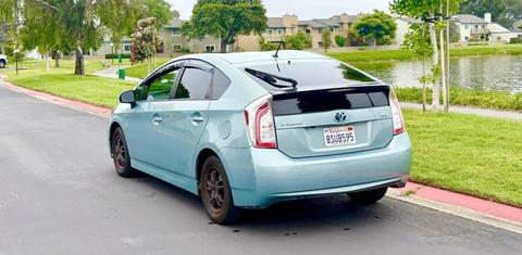 Toyota Prius Plug-In 2015