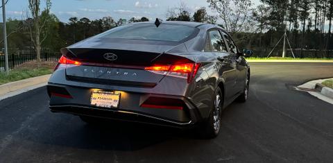 Hyundai Elantra 2024