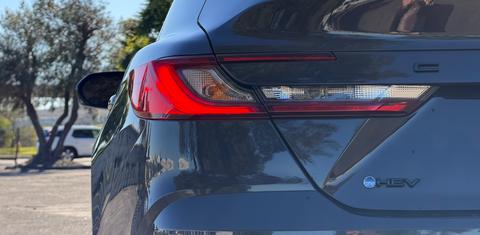 Toyota Camry Hybrid 2025