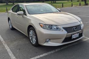 Lexus ES car