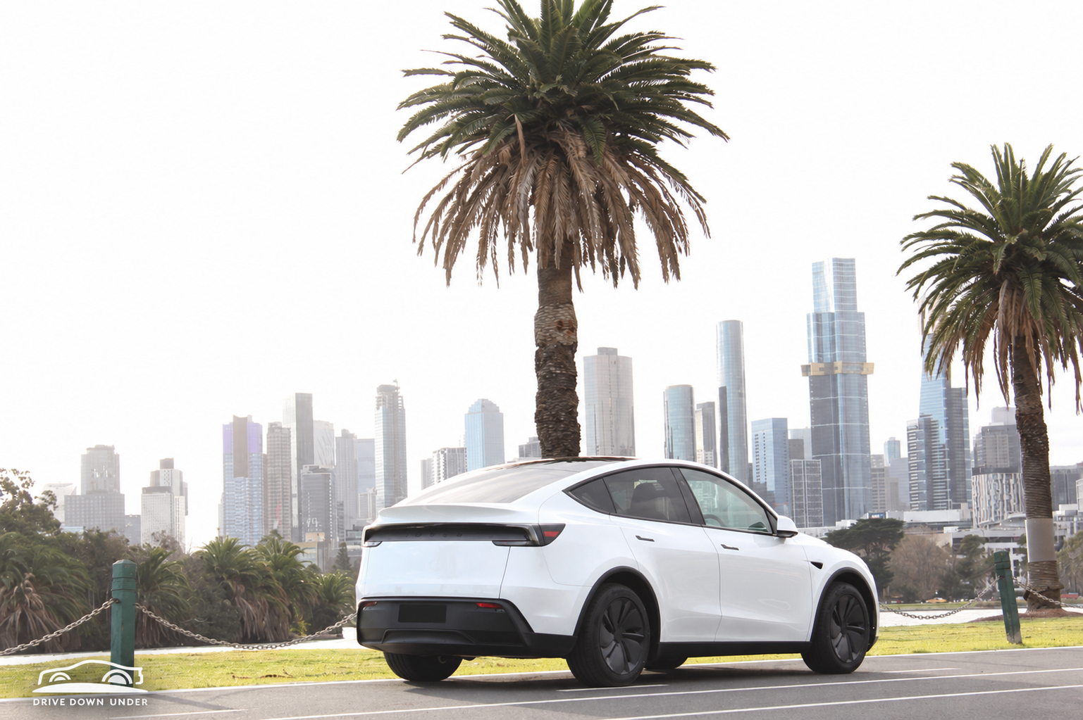 Tesla MODEL Y 2025 in Southbank