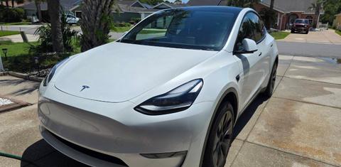 Tesla Model Y 2025