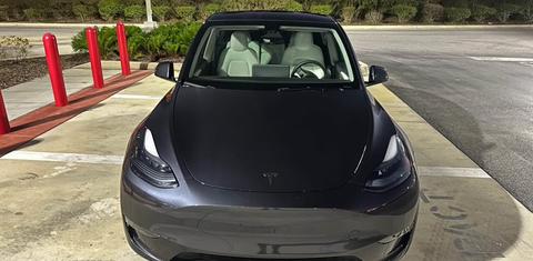Tesla Model Y 2024