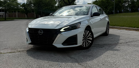 Nissan Altima 2025