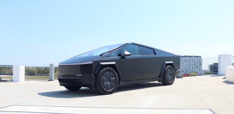 Tesla Cybertruck 2025