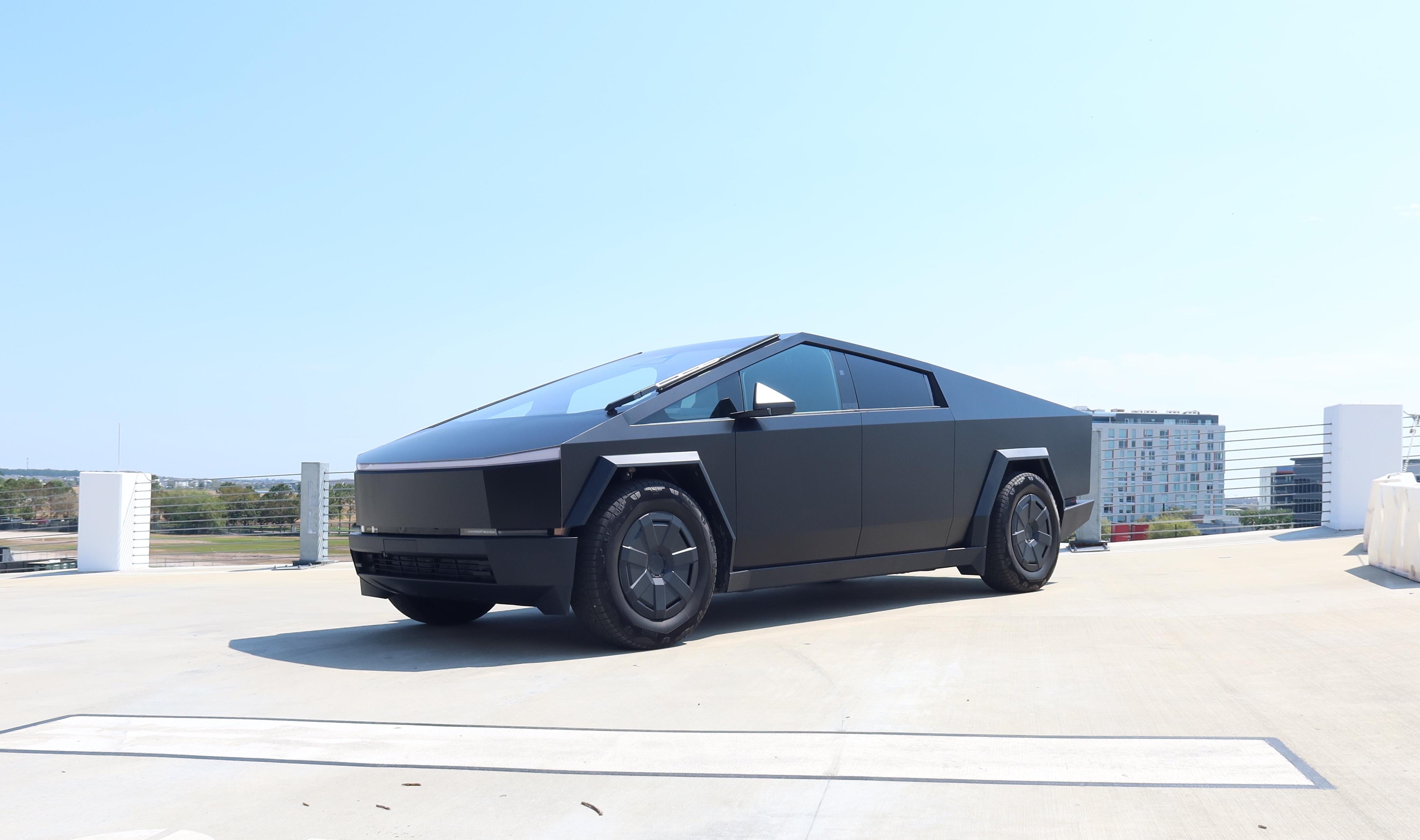 Tesla Cybertruck 2025 in 