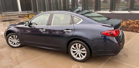 INFINITI Q70 2019