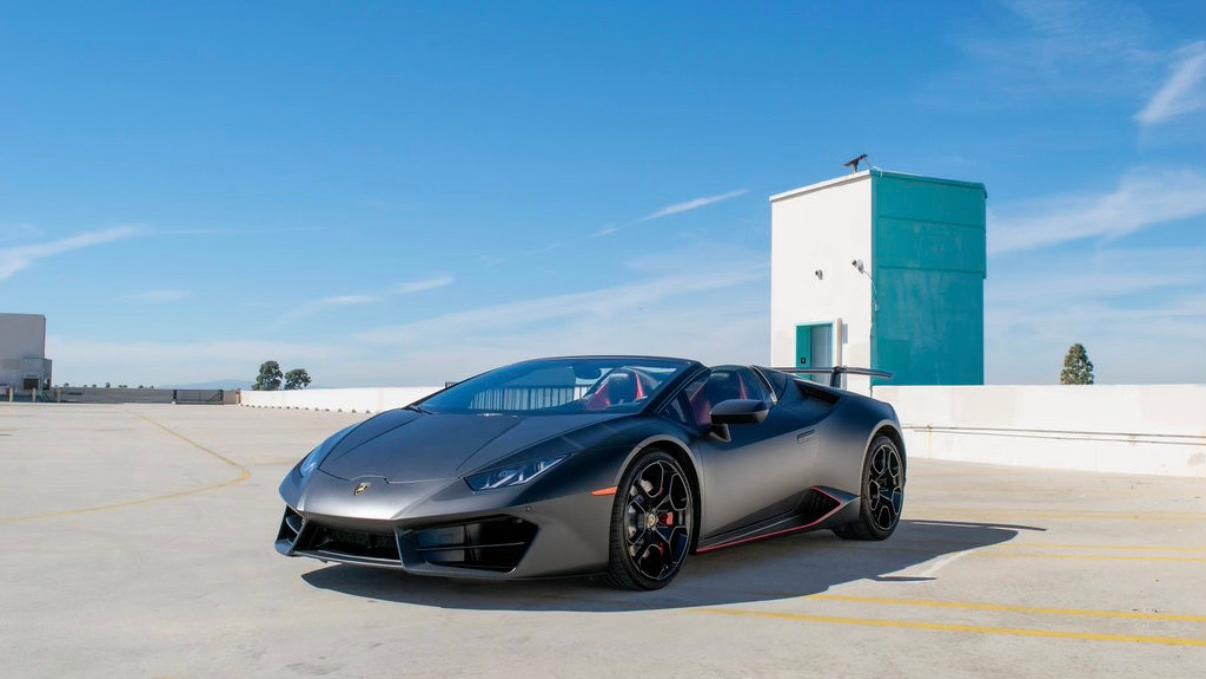 Lamborghini Huracan 2017 in Seal Beach, CA