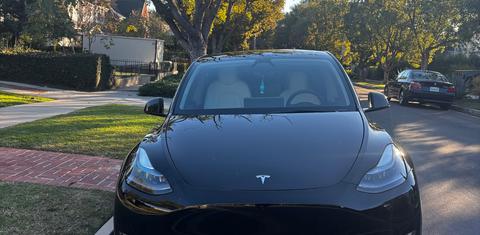 Tesla Model Y 2024