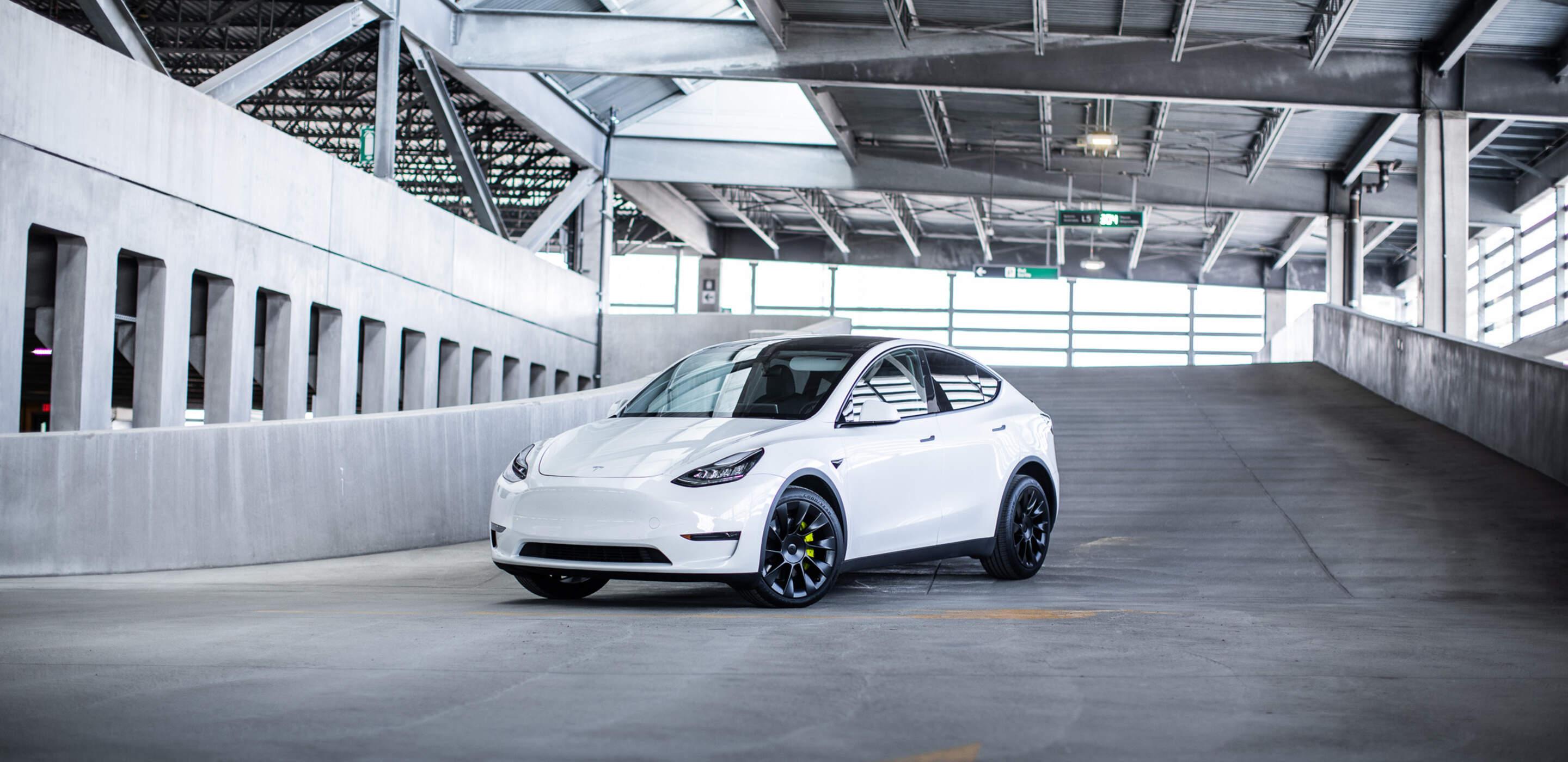 Tesla Model Y 2023 in Covington, WA
