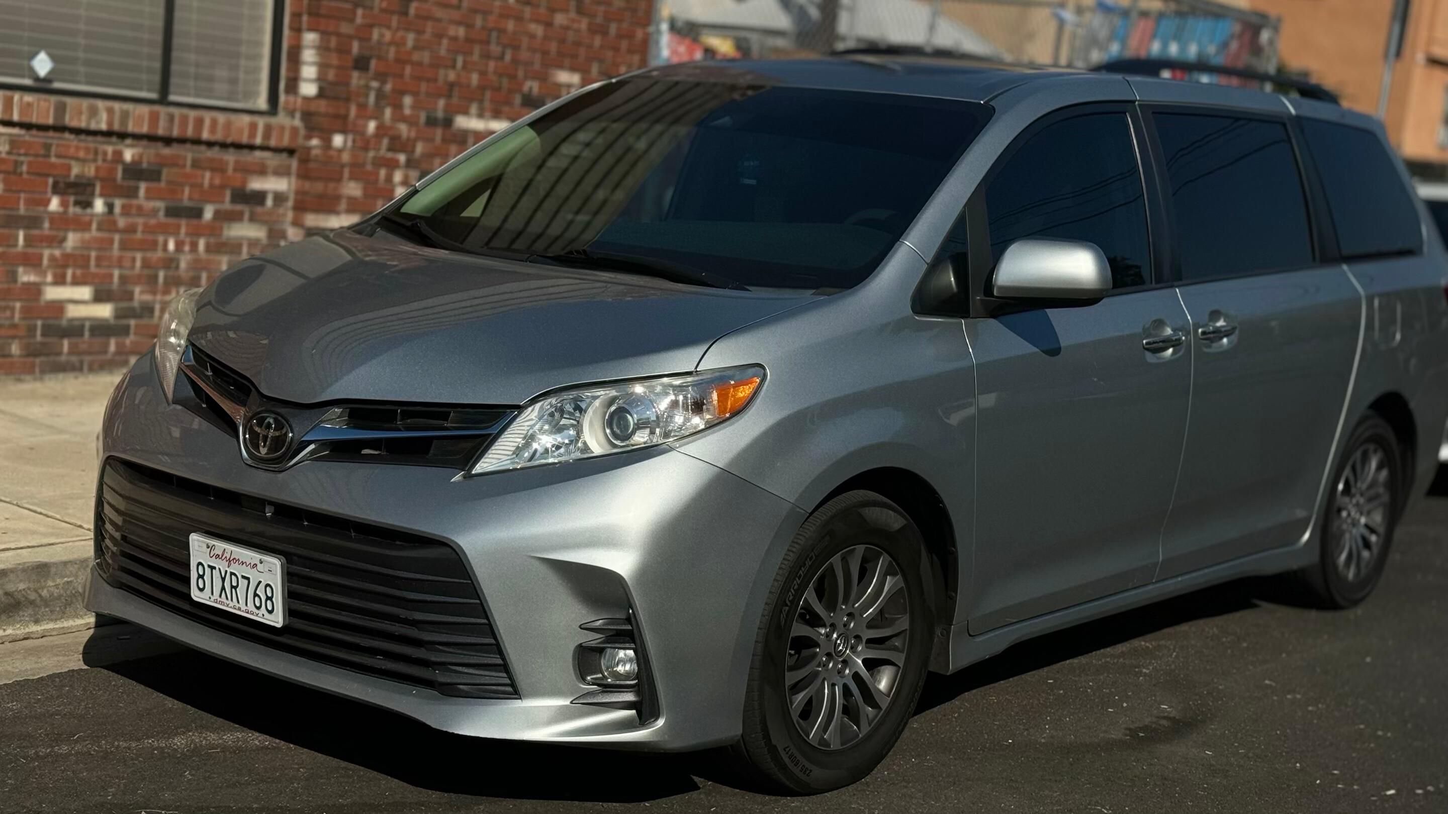 Toyota Sienna 2019 in Burbank, CA