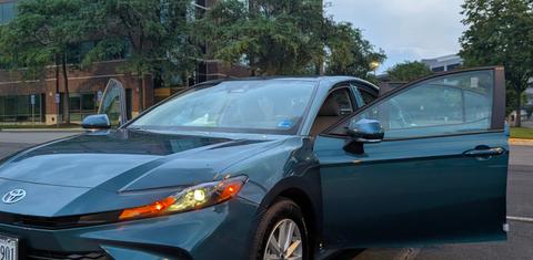 Toyota Camry Hybrid 2026