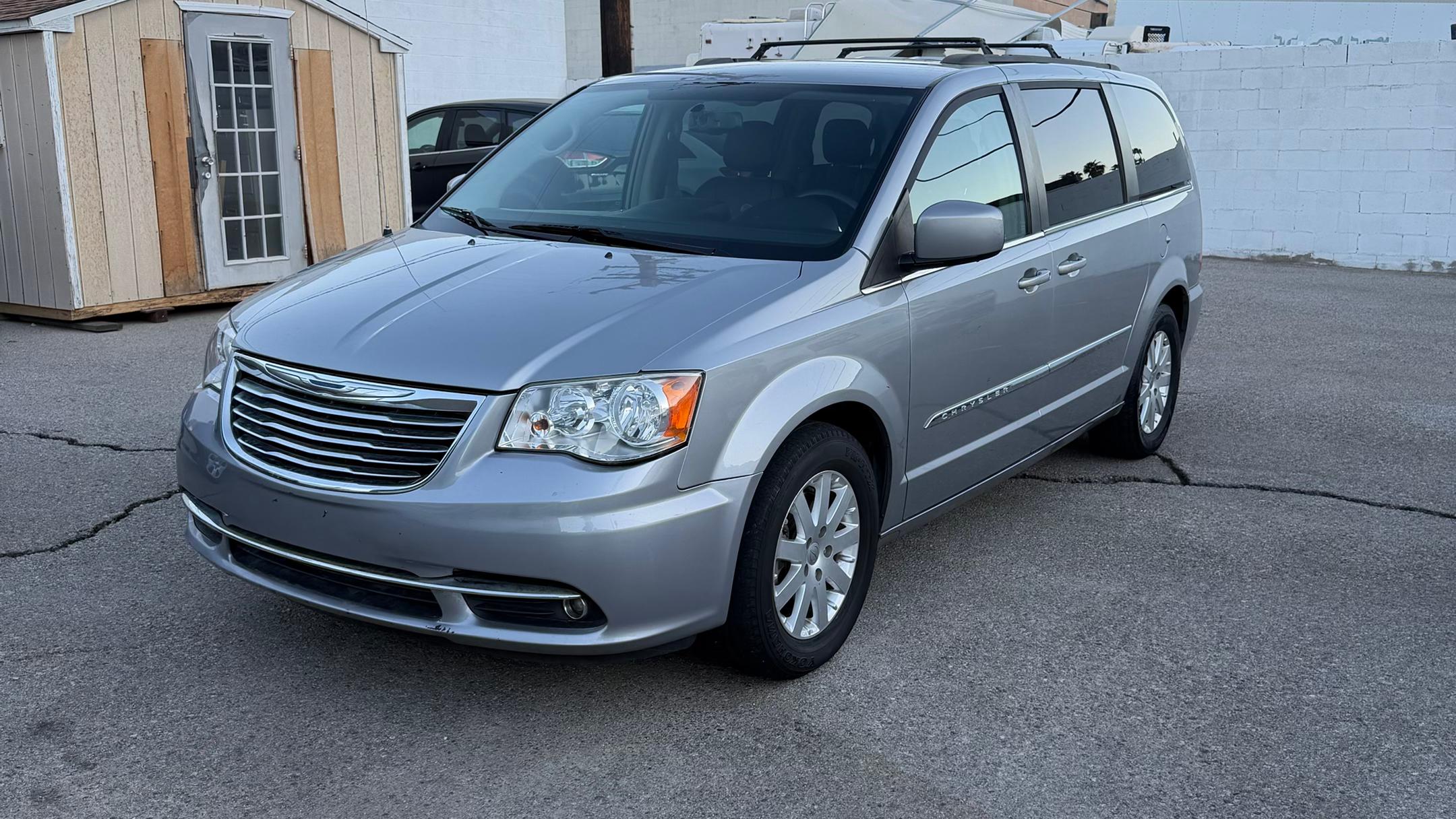 Chrysler Town & Country 2015 in Palm Springs, CA