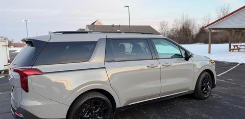 Kia Carnival Hybrid 2025