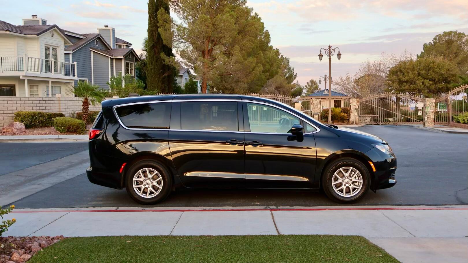 Chrysler Voyager 2023 in Las Vegas, NV
