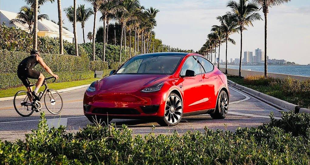 Tesla Model Y 2023 in Inglewood, CA