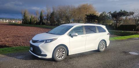 Toyota Sienna LE AWD 2026