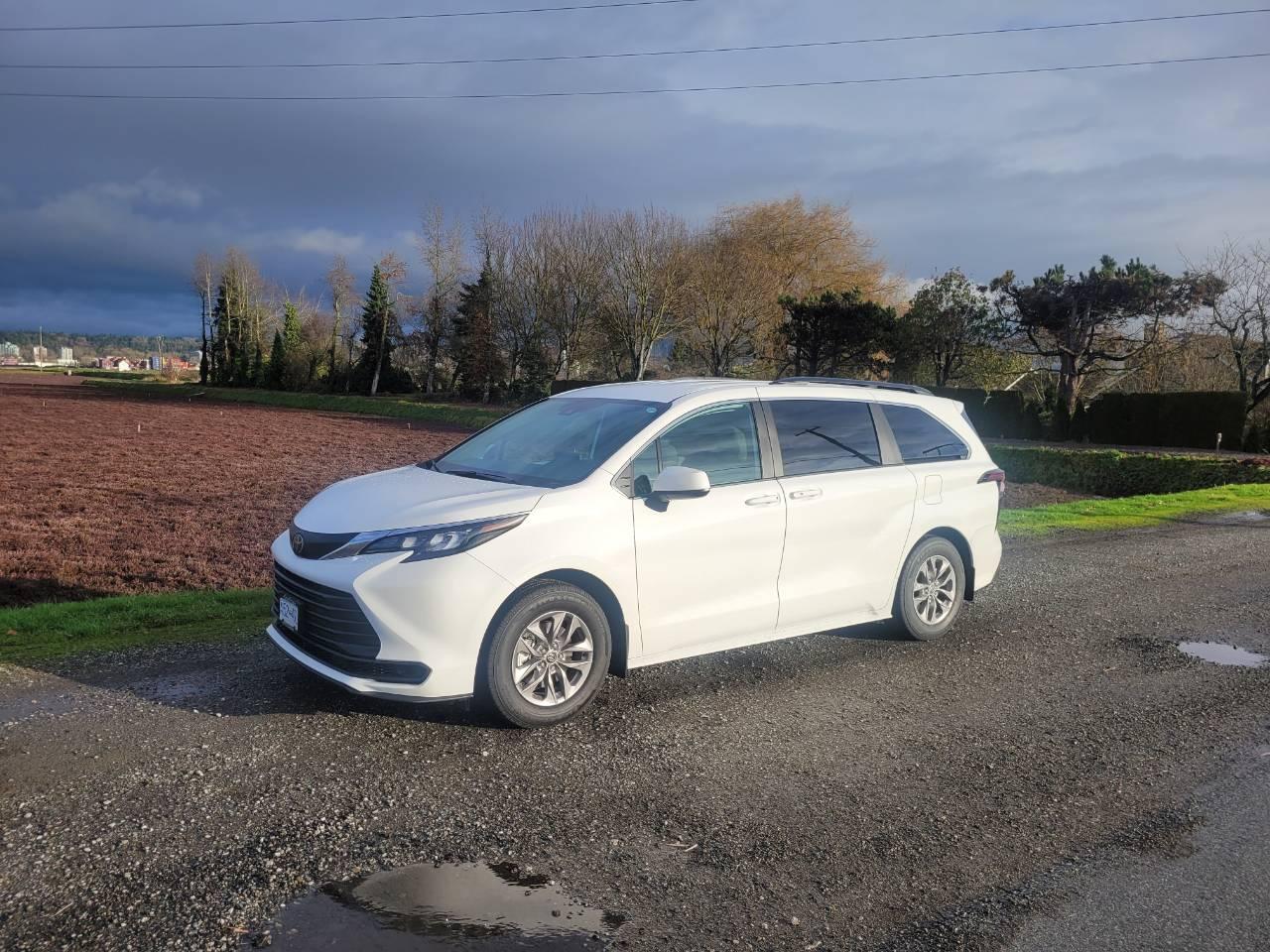 Toyota Sienna LE AWD 2026 in Richmond, BC
