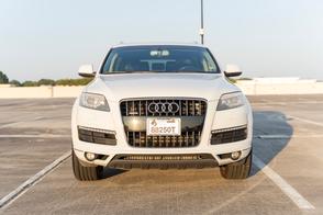 Audi Q7 car