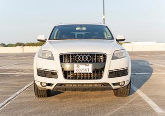 Audi Q7 car