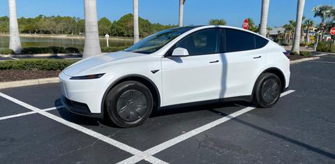 Tesla Model Y 2026