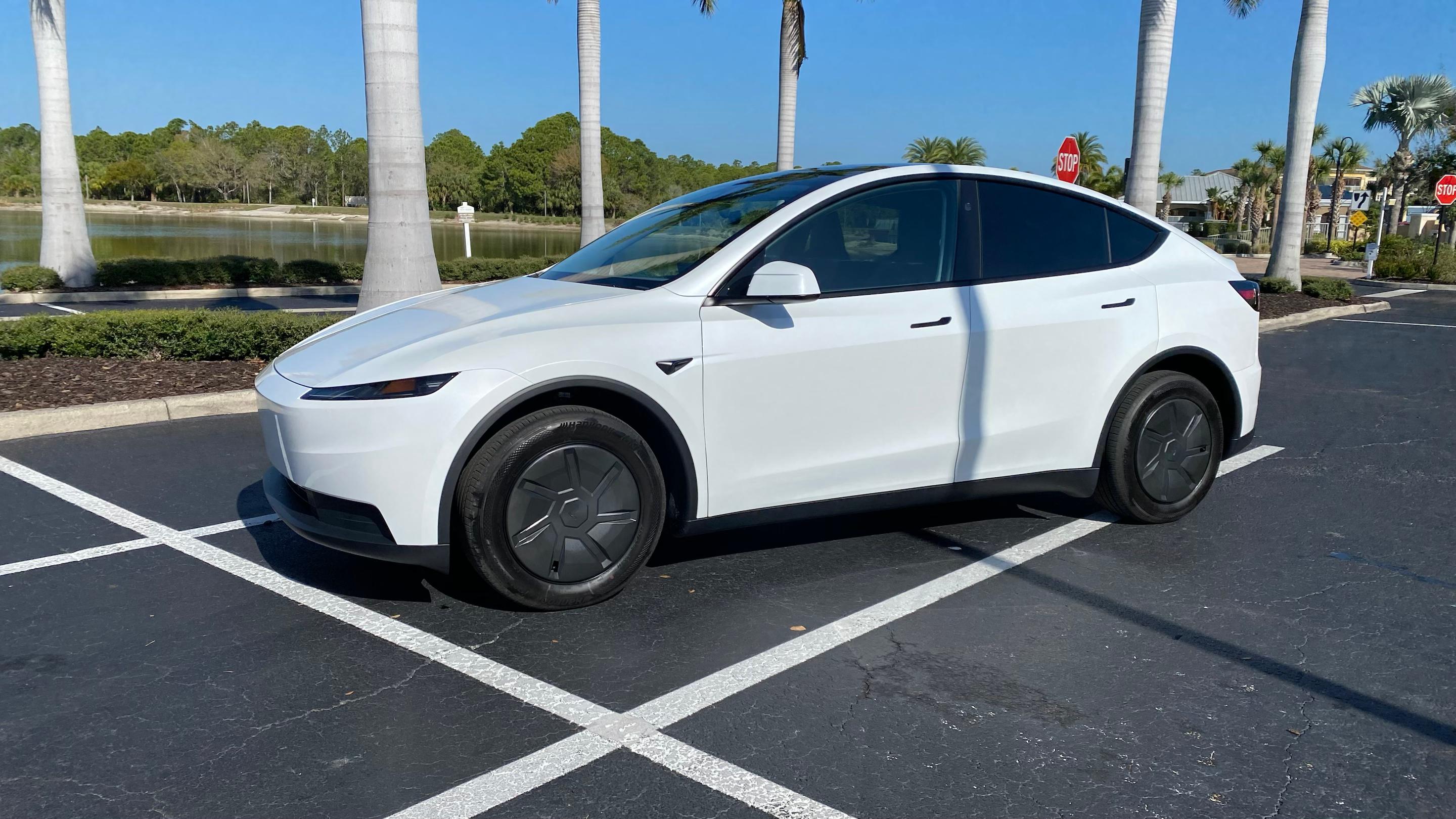 Tesla Model Y 2026 in Bradenton, FL