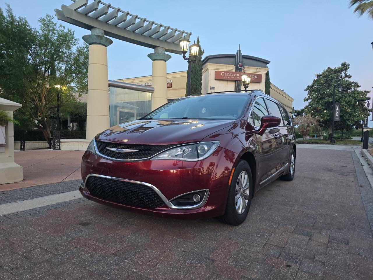 Chrysler Pacifica 2019 in Jacksonville, FL