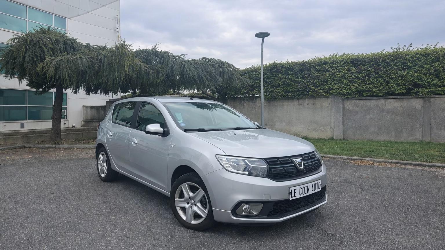 Dacia SANDERO 2018 à L'Haÿ-les-Roses