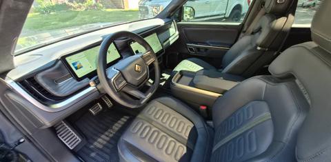 Rivian R1S 2022