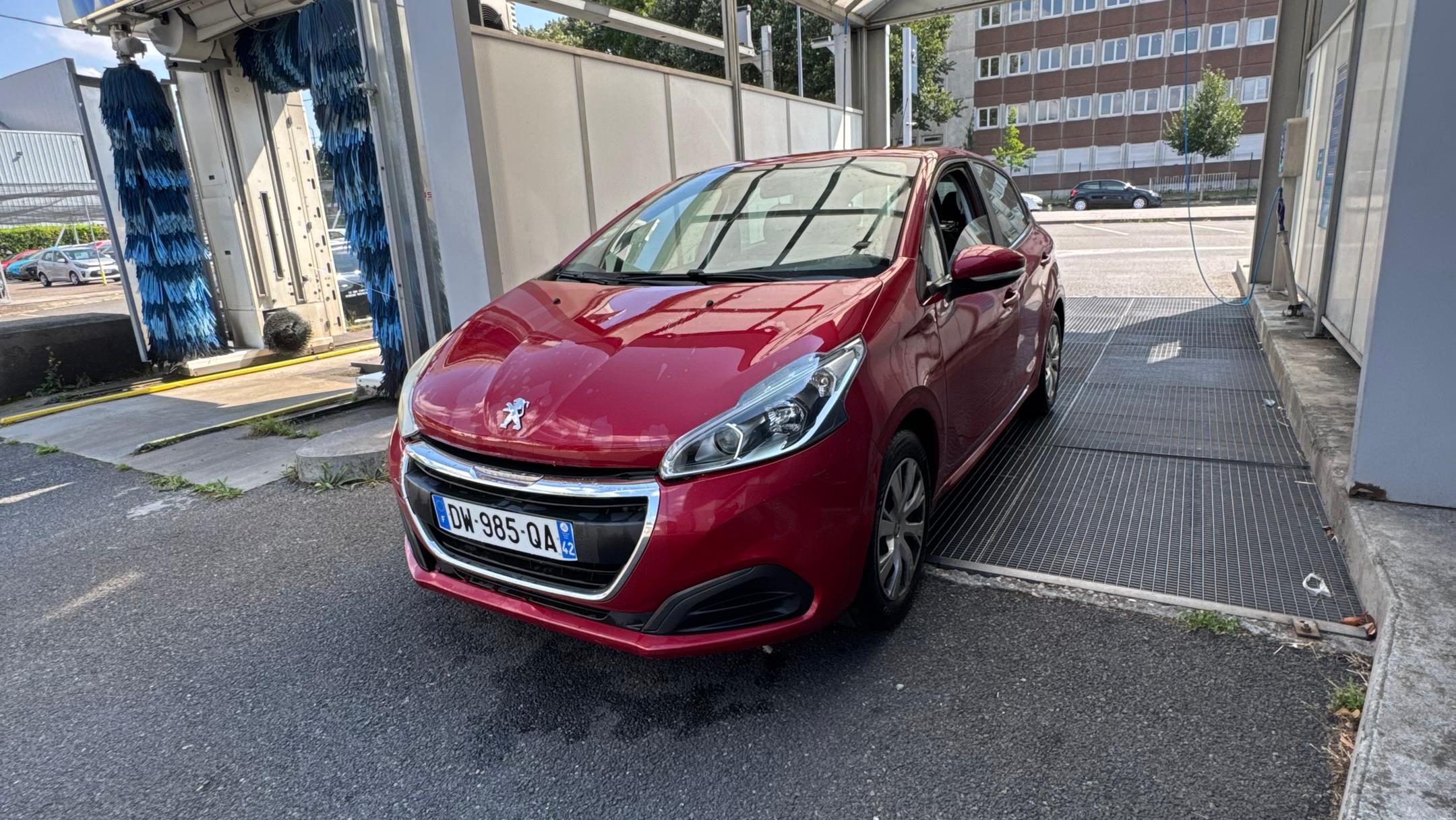 Peugeot 208 2015 à Saint-Étienne