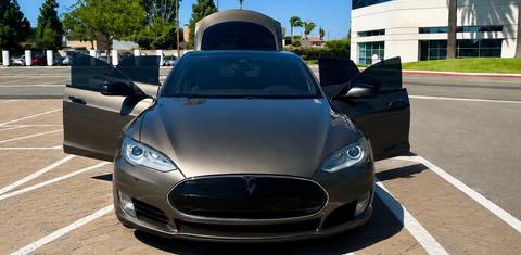 Tesla Model S 2015