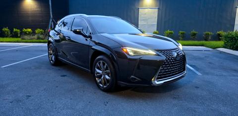 Lexus UX 2024