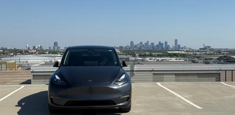 Tesla Model Y 2024