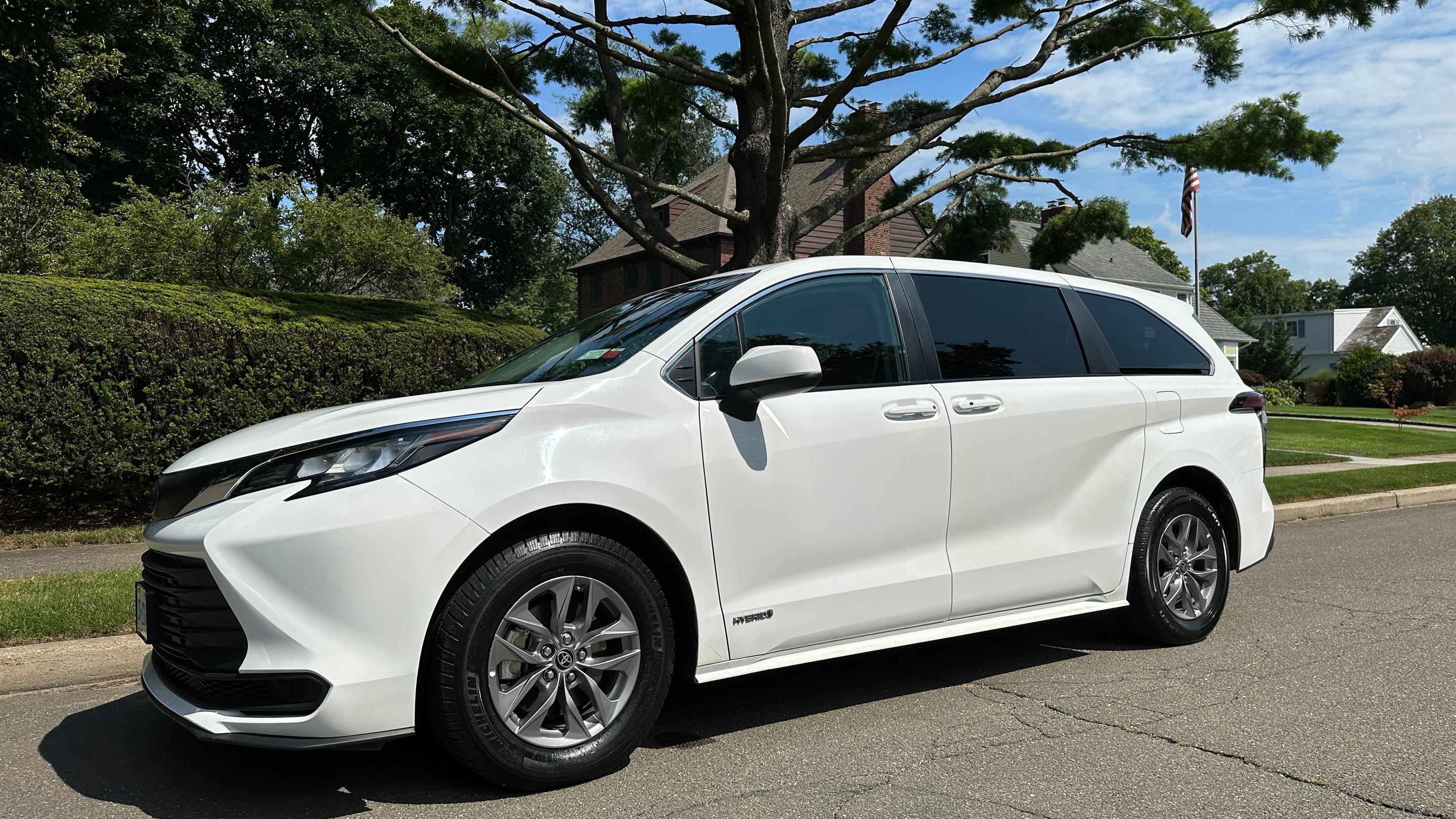 Toyota Sienna 2021 in Cheektowaga, NY